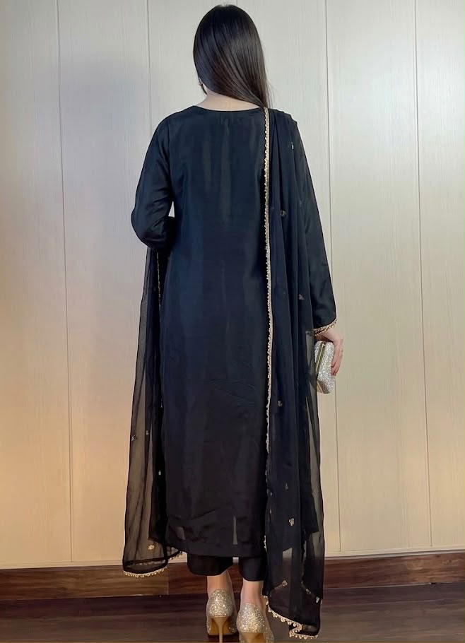 Zarmina Embroidered Kaftaan 3 Piece