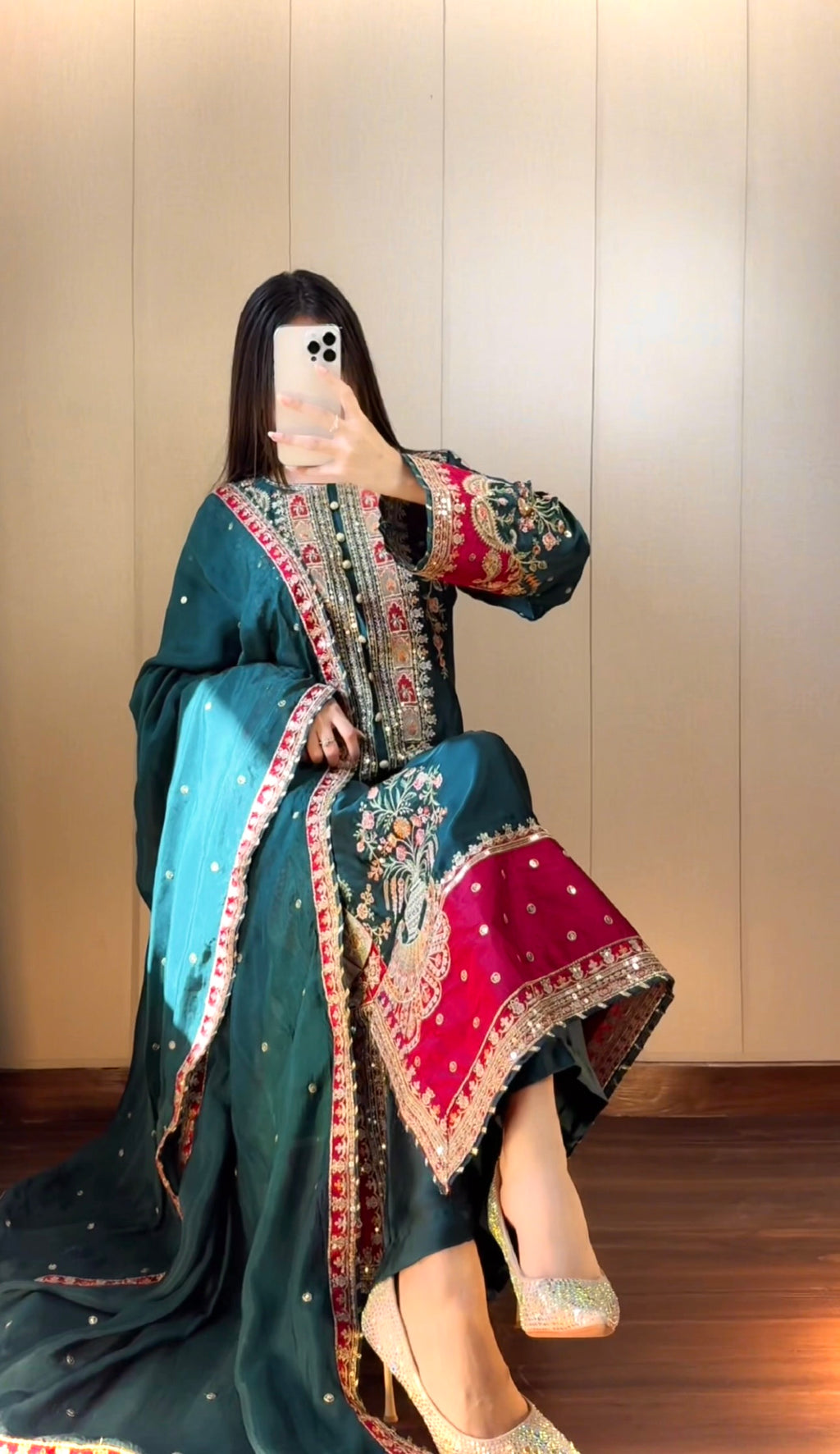 Meher-e-Gul Kaftan