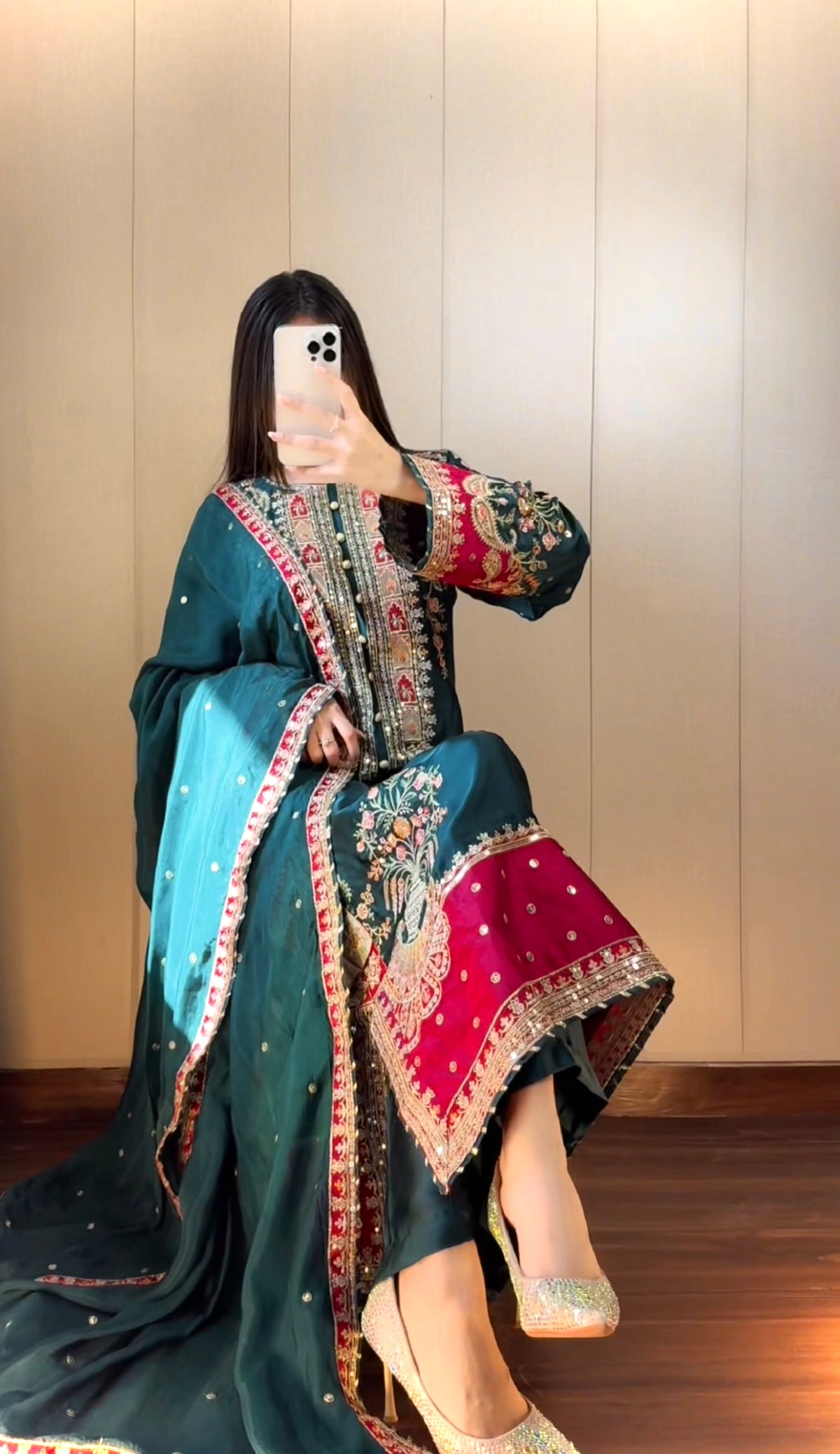 Meher-e-Gul Kaftan