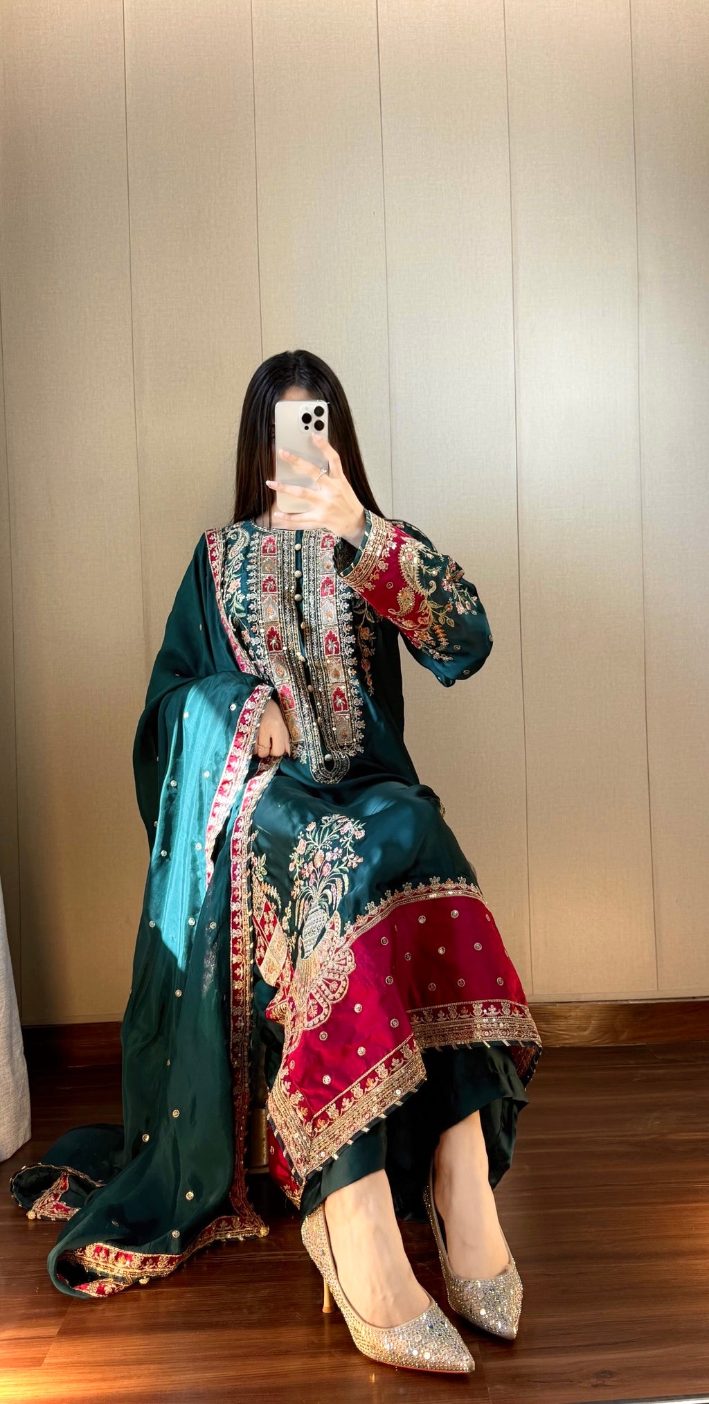 Meher-e-Gul Kaftan