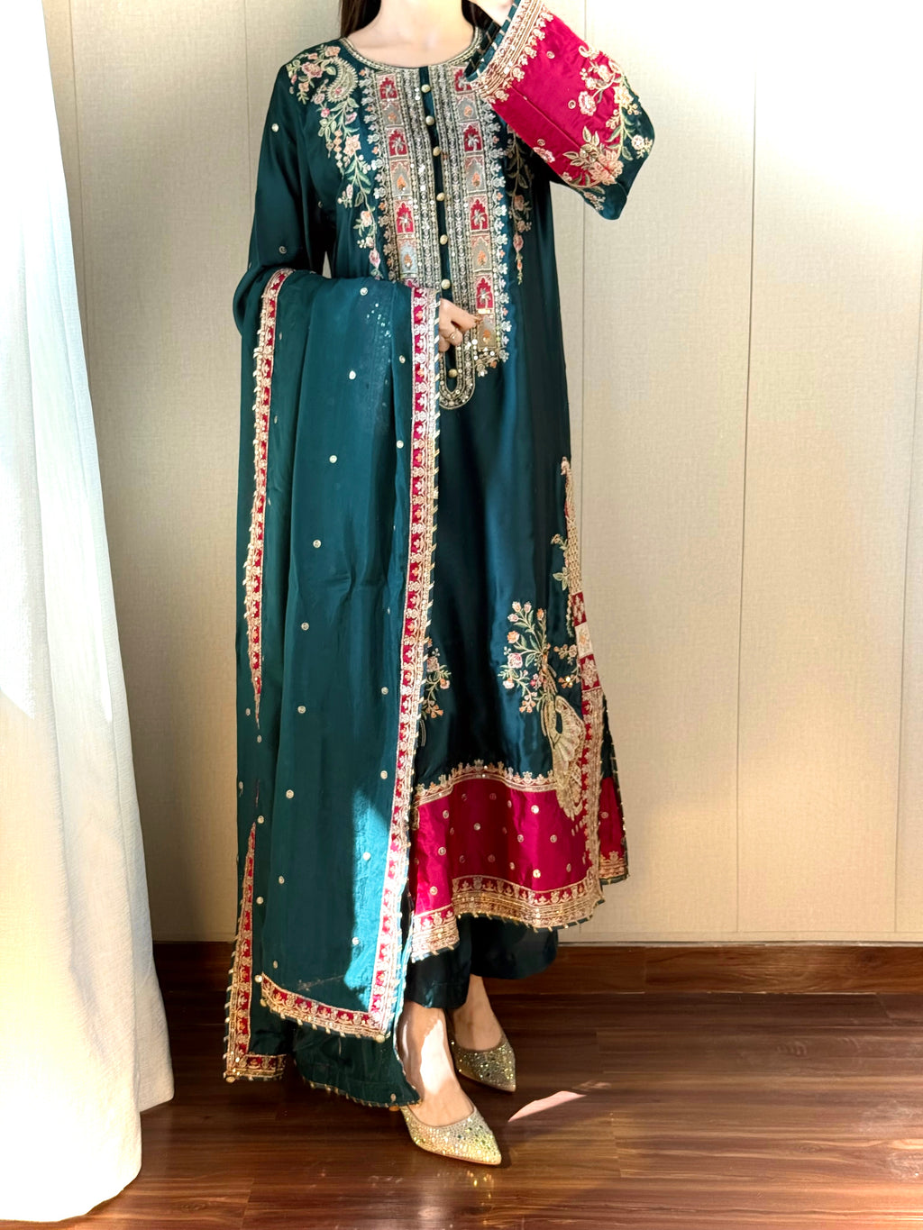 Meher-e-Gul Kaftan