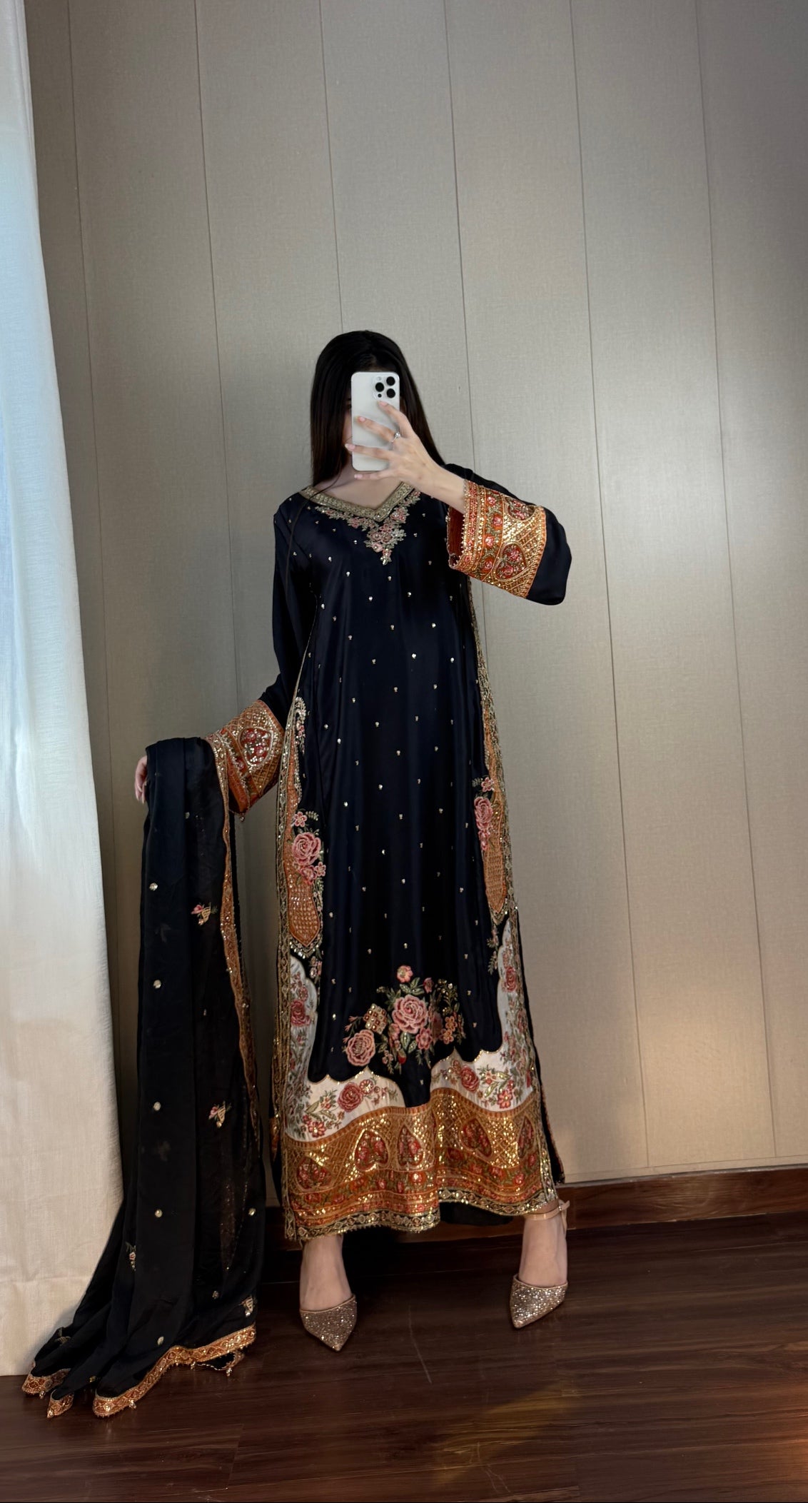 Zar-e-Siyah Kaftan