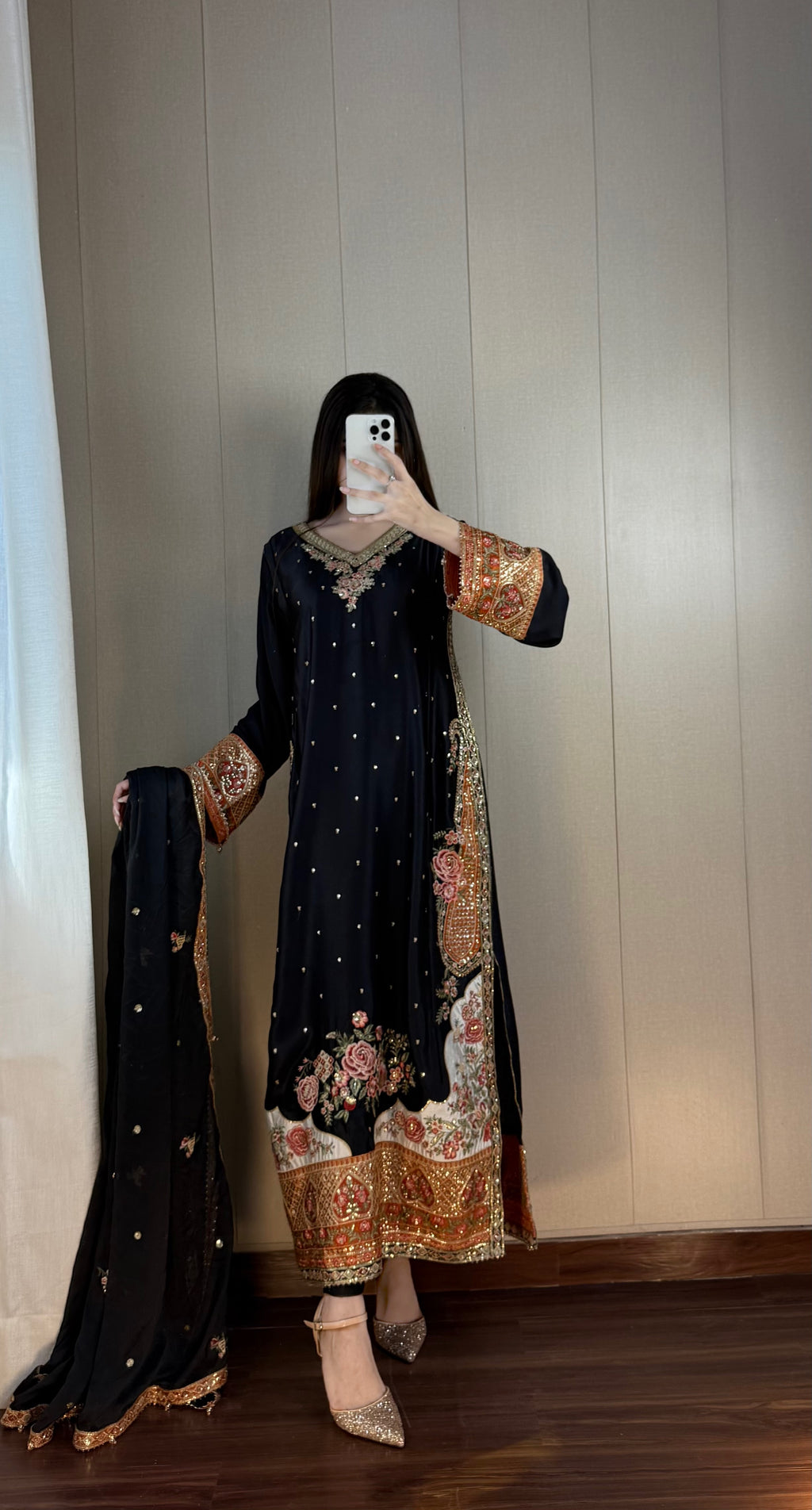 Zar-e-Siyah Kaftan