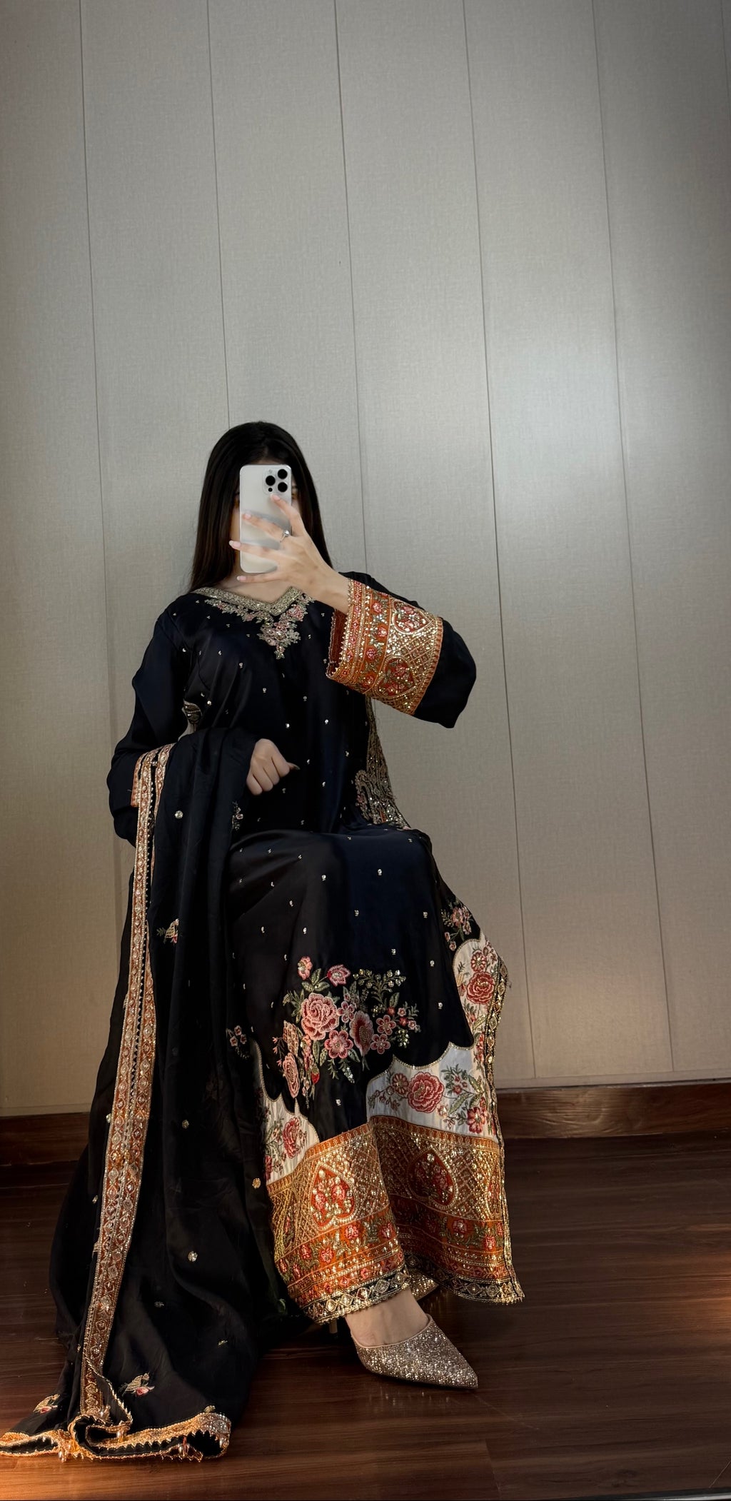 Zar-e-Siyah Kaftan