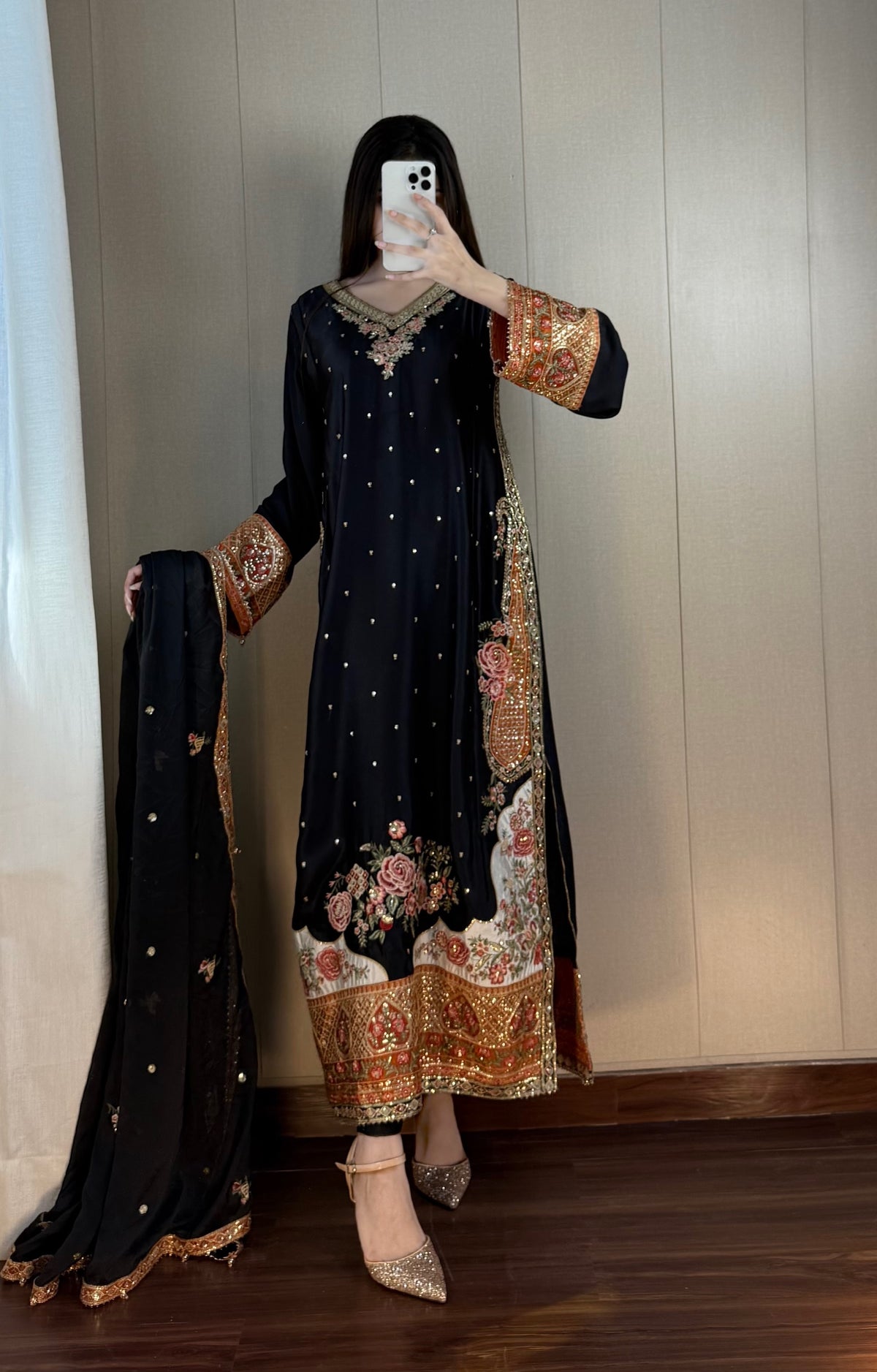 Zar-e-Siyah Kaftan